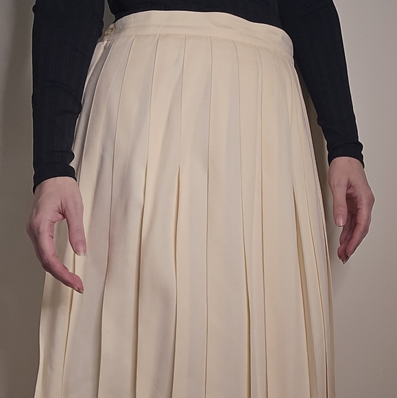70s Brooks Brothers Pleated Wool Maxi Skirt - Cream (S) - Picture 4 of 10